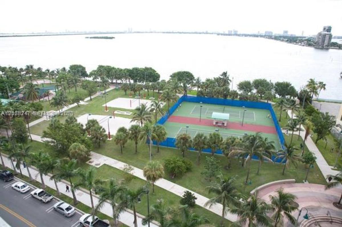 Apartment for rent at 1800 N Bayshore Dr, Miami, FL 33132