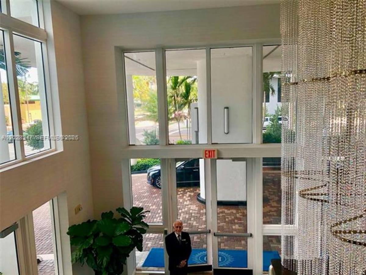 Apartment for rent at 1800 N Bayshore Dr, Miami, FL 33132