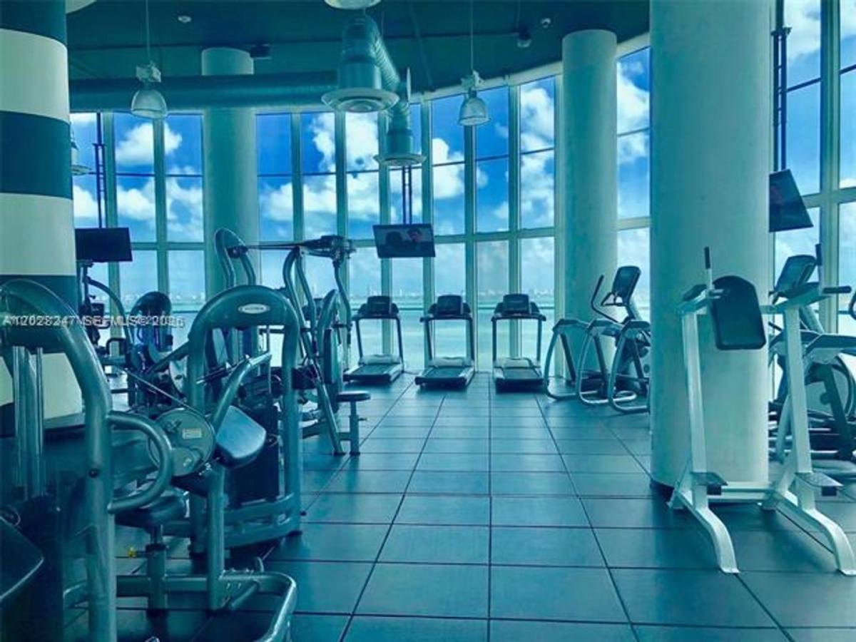 Apartment for rent at 1800 N Bayshore Dr, Miami, FL 33132