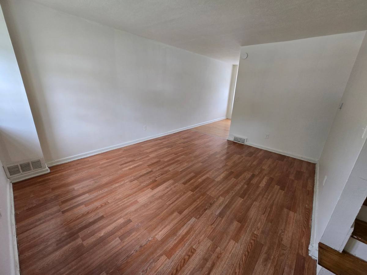Townhouse for rent at 1210 26th St, Sioux City, IA 51104