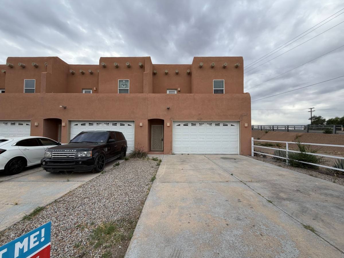 House for rent at 1612 3rd St SW, Albuquerque, NM 87102