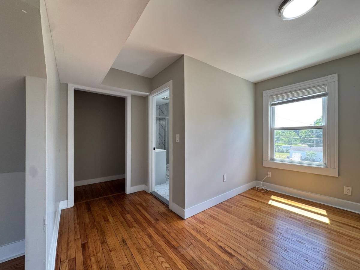 Apartment for rent at 35 Dana St, West Haven, CT 06516