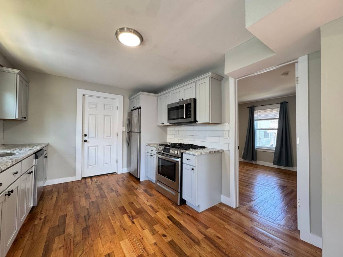 Apartment for rent at 35 Dana St, West Haven, CT 06516