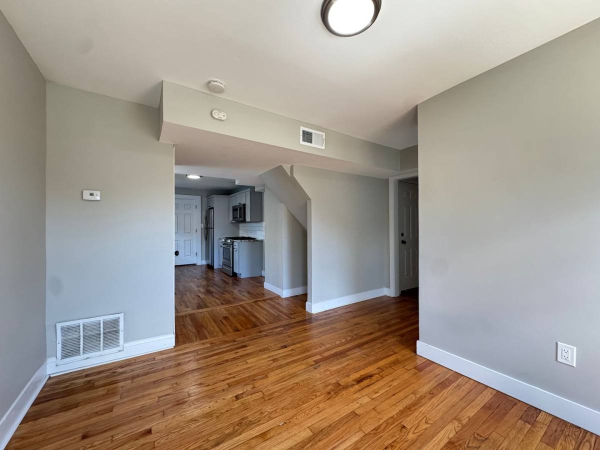 Apartment for rent at 35 Dana St, West Haven, CT 06516
