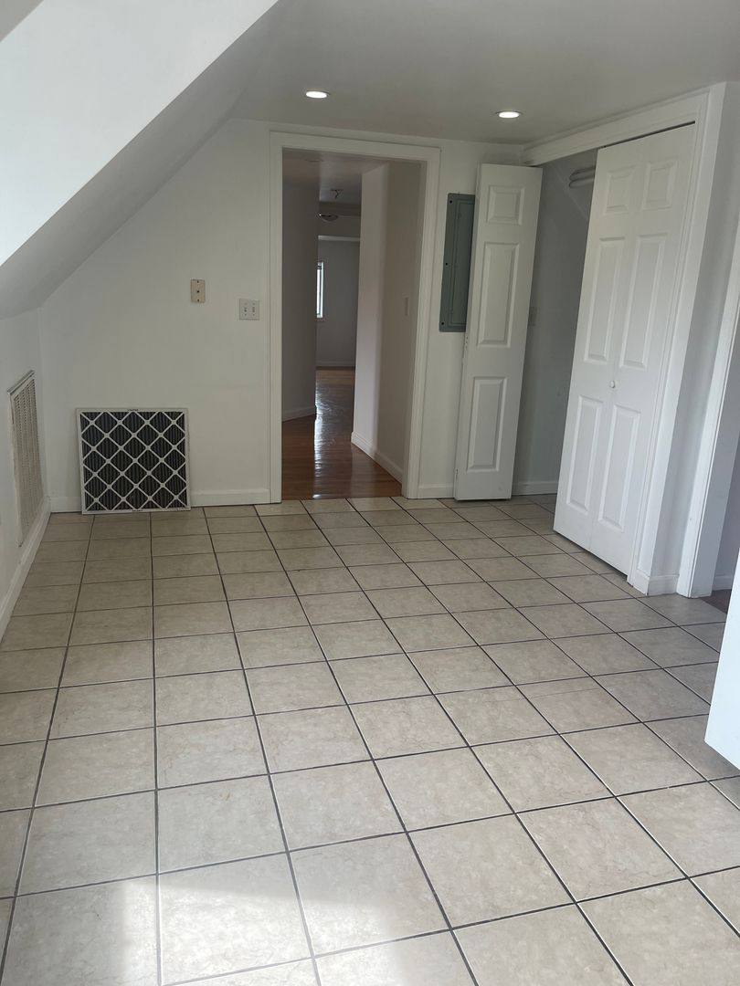 Apartment for rent at 5 Myrtle St, Saugus, MA 01906