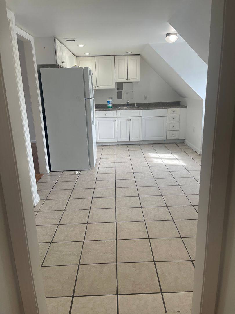 Apartment for rent at 5 Myrtle St, Saugus, MA 01906