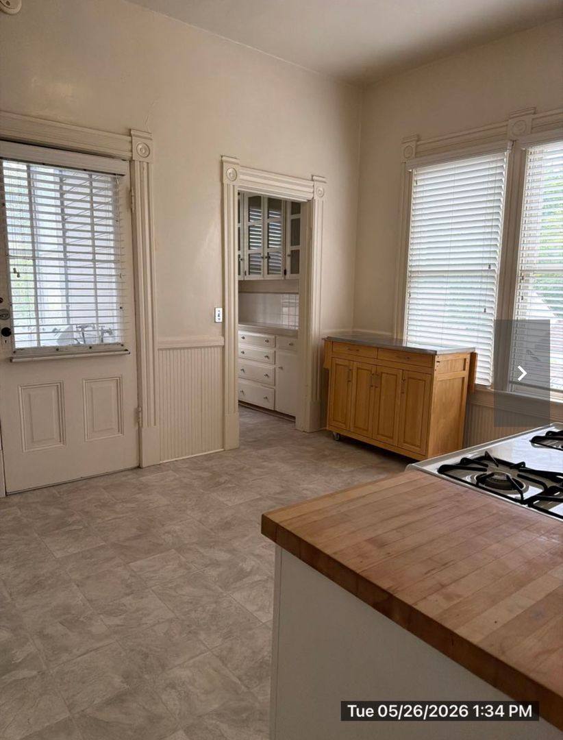Apartment for rent at 1306 25th St, Sacramento, CA 95816