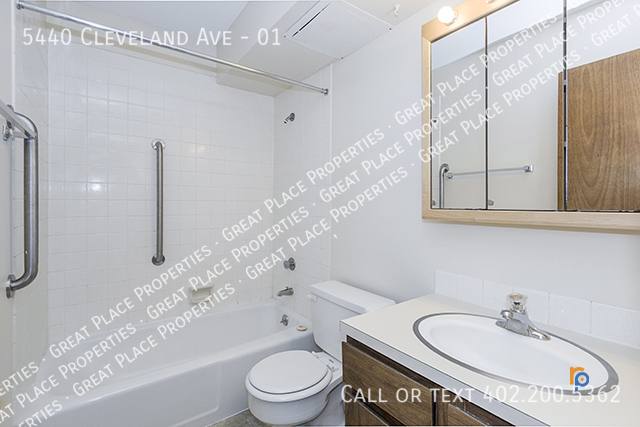 Apartment for rent at 5440 Cleveland Ave #1, Lincoln, NE 68504