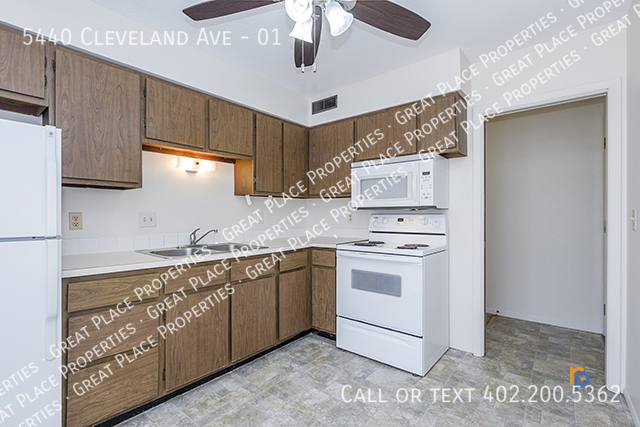 Apartment for rent at 5440 Cleveland Ave #1, Lincoln, NE 68504