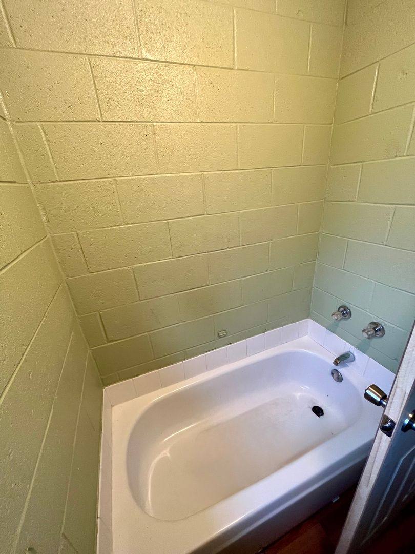 Apartment for rent at 370 E Gordon Ave, Lyons, GA 30436