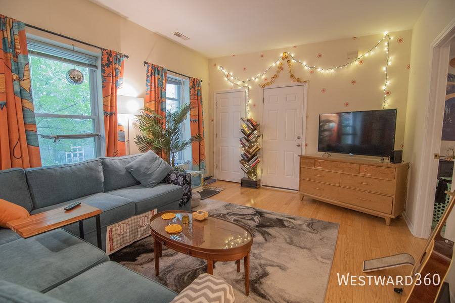 Apartment for rent at 1756 W Crystal Ave #2R, Chicago, IL 60622
