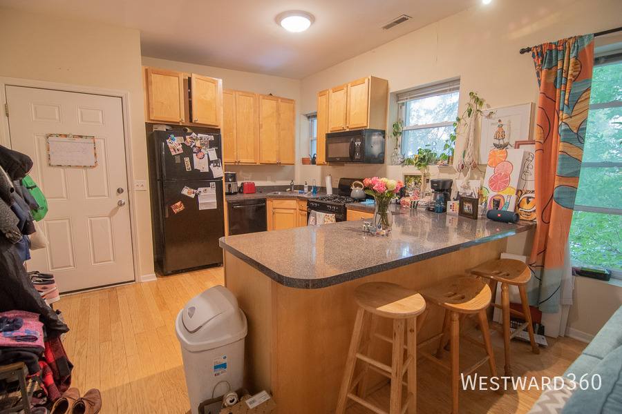 Apartment for rent at 1756 W Crystal Ave #2R, Chicago, IL 60622