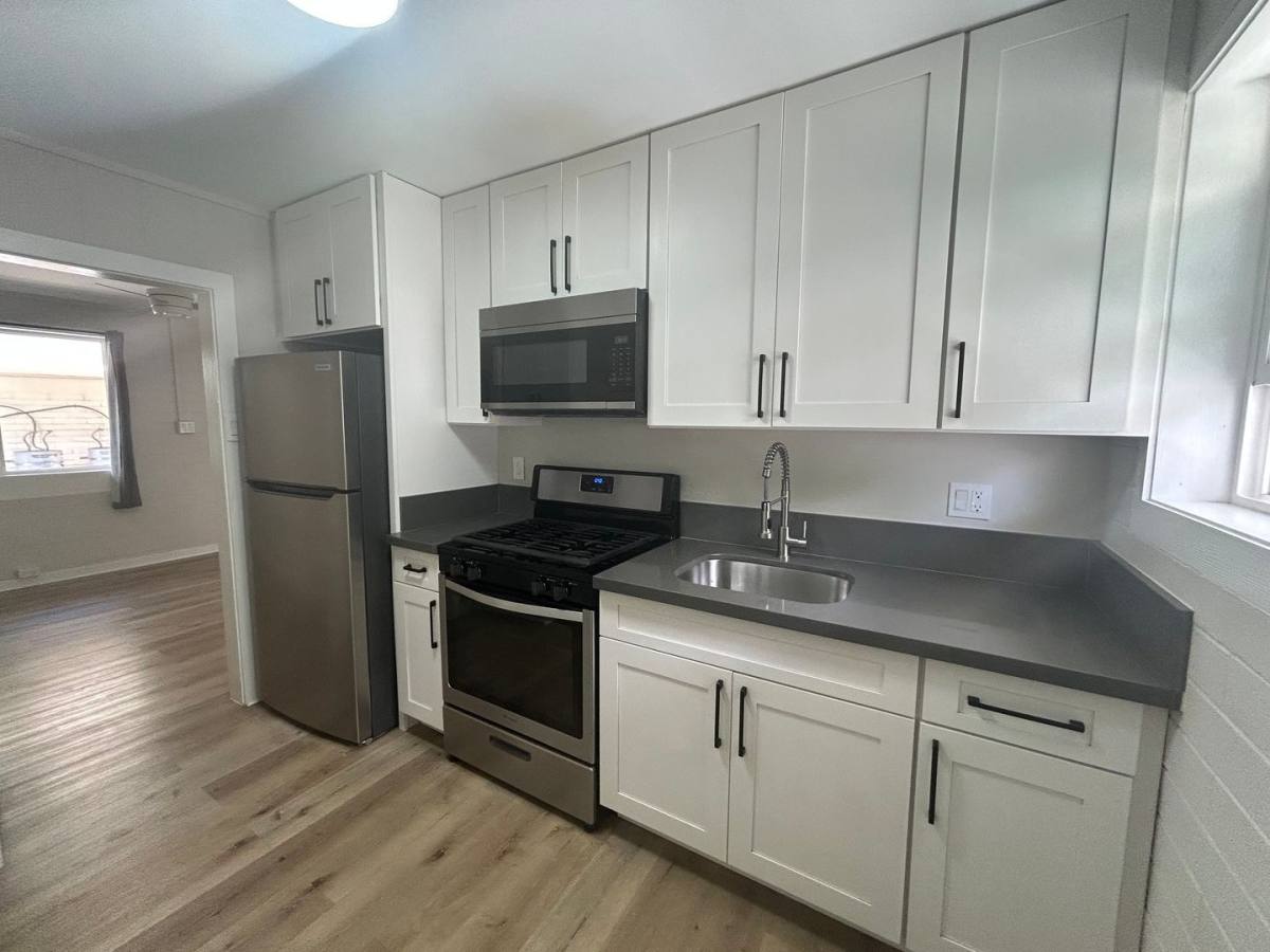 Apartment for rent at 2620 Date St, Honolulu, HI 96826