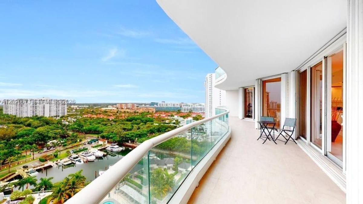Apartment for rent at 7000 Island Blvd, North Miami Beach, FL 33160