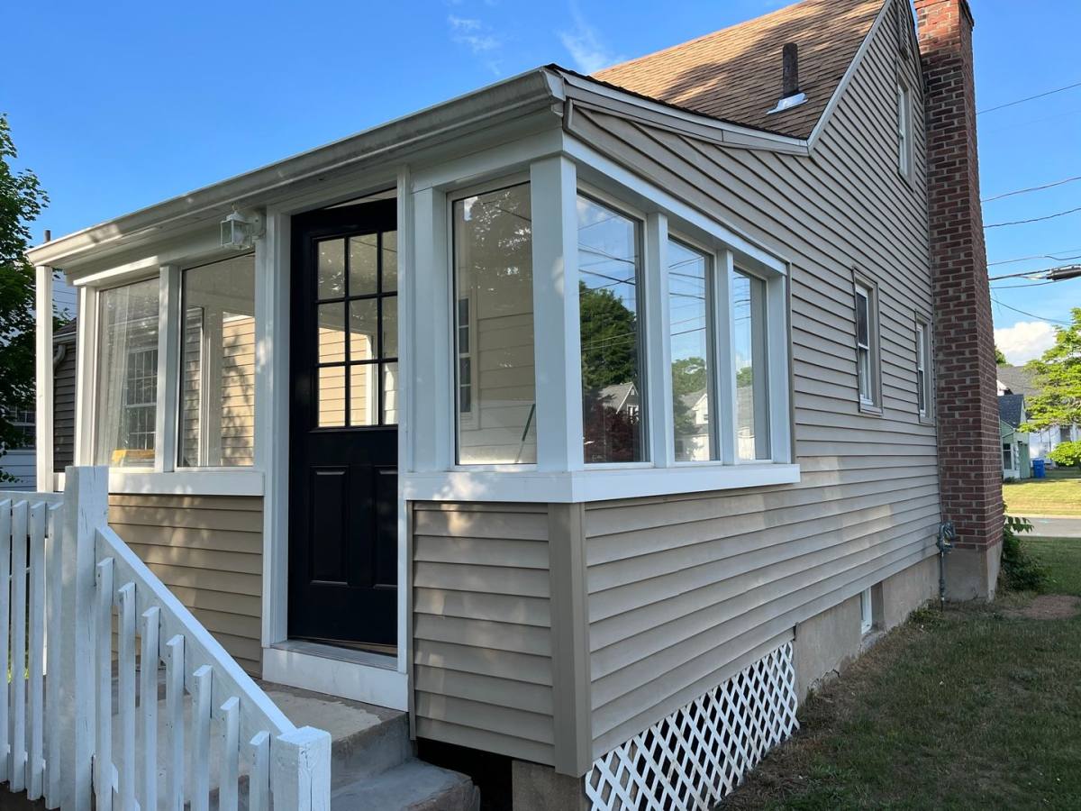 House for rent at 122 Campfield Rd, Manchester, CT 06040