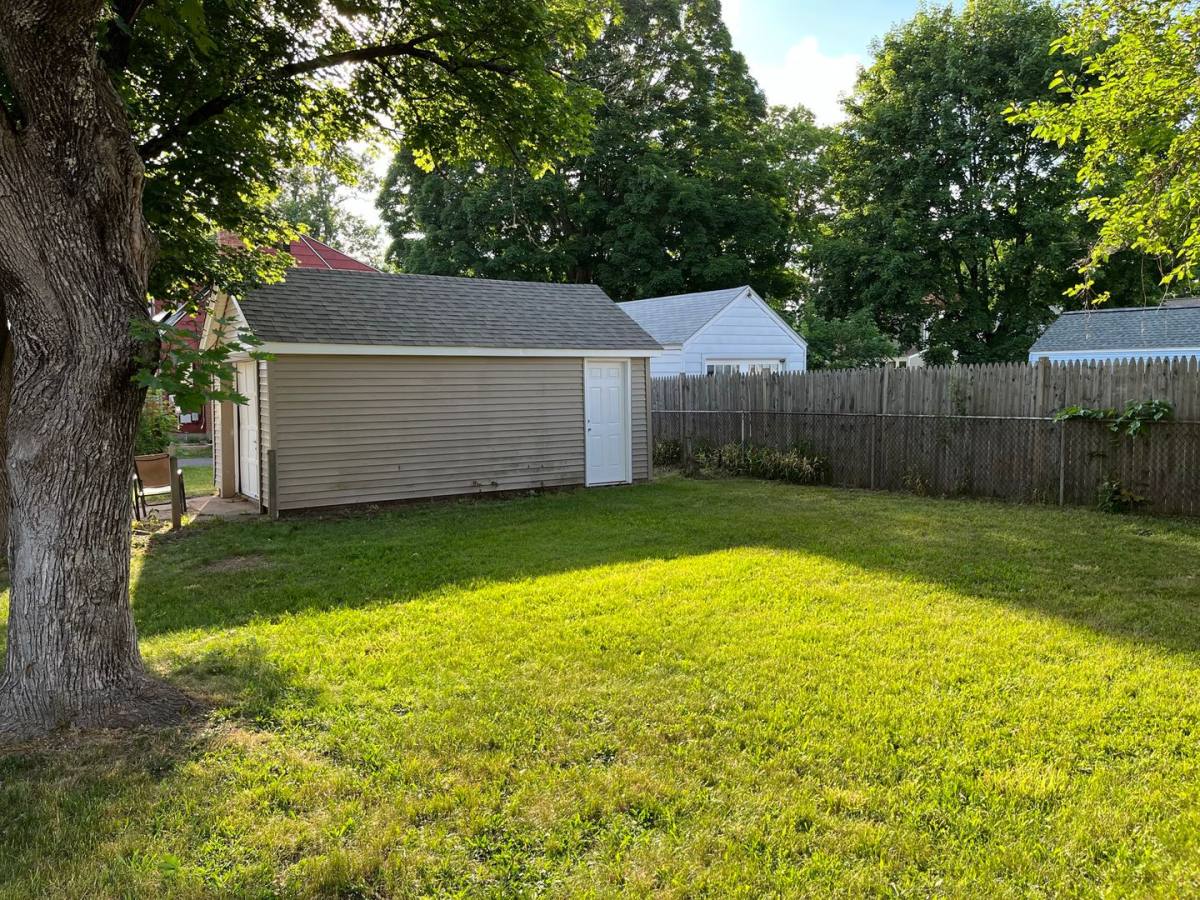 House for rent at 122 Campfield Rd, Manchester, CT 06040