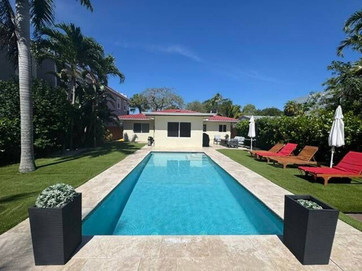 House for rent at 632 SW 8th Ave, Fort Lauderdale, FL 33315