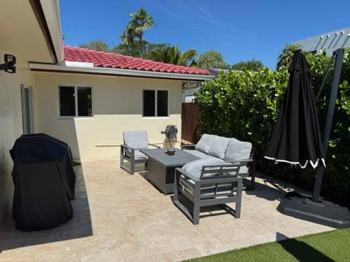 House for rent at 632 SW 8th Ave, Fort Lauderdale, FL 33315