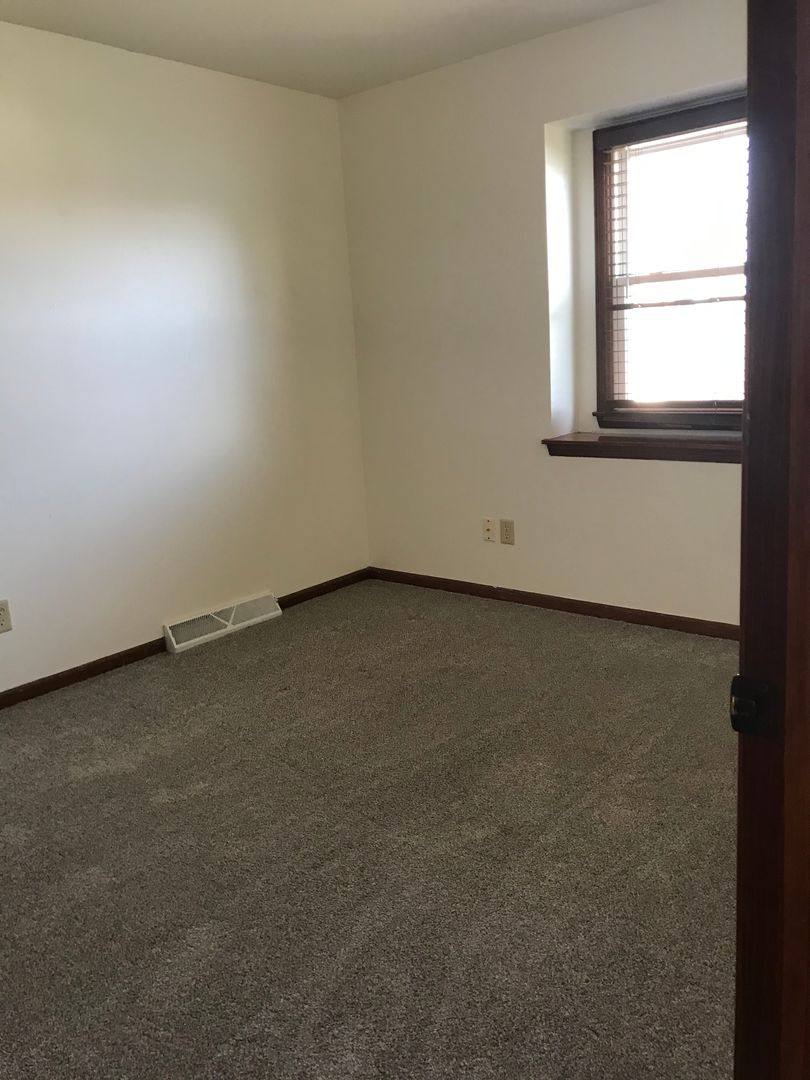 Townhouse for rent at 1040 Hunt Ave, Neenah, WI 54956
