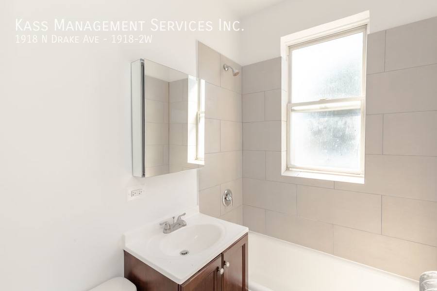 Apartment for rent at 1918 N Drake Ave #2W, Chicago, IL 60647