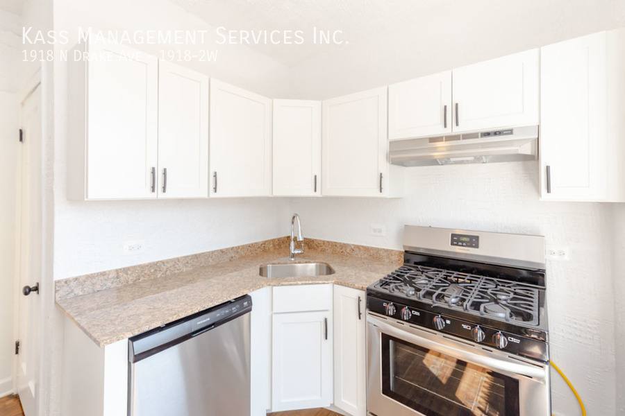 Apartment for rent at 1918 N Drake Ave #2W, Chicago, IL 60647