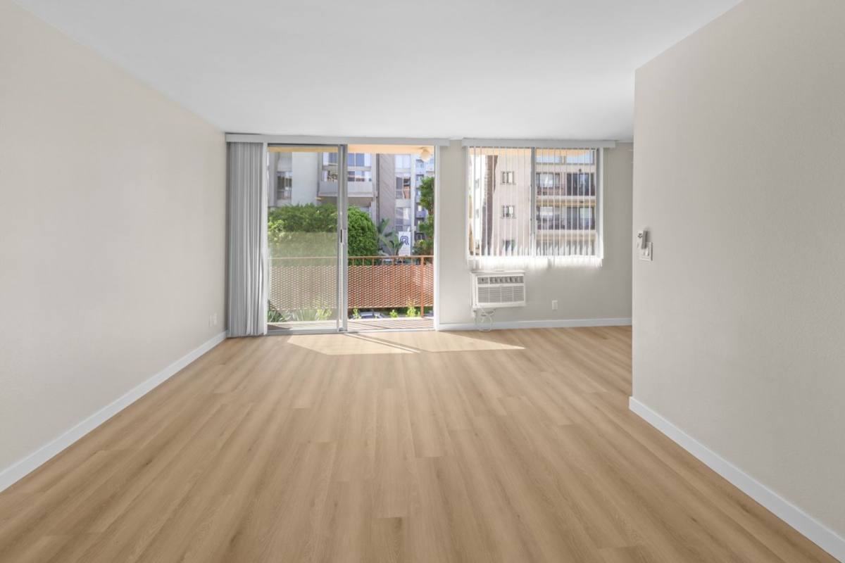 Apartment for rent at 11677-11683 Goshen Ave, Los Angeles, CA 90049