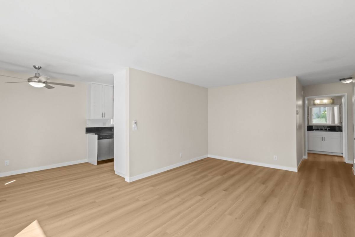 Apartment for rent at 11677-11683 Goshen Ave, Los Angeles, CA 90049