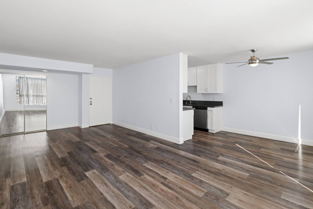 Apartment for rent at 11677-11683 Goshen Ave, Los Angeles, CA 90049