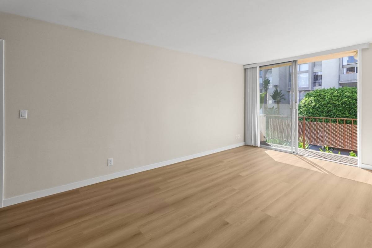 Apartment for rent at 11677-11683 Goshen Ave, Los Angeles, CA 90049