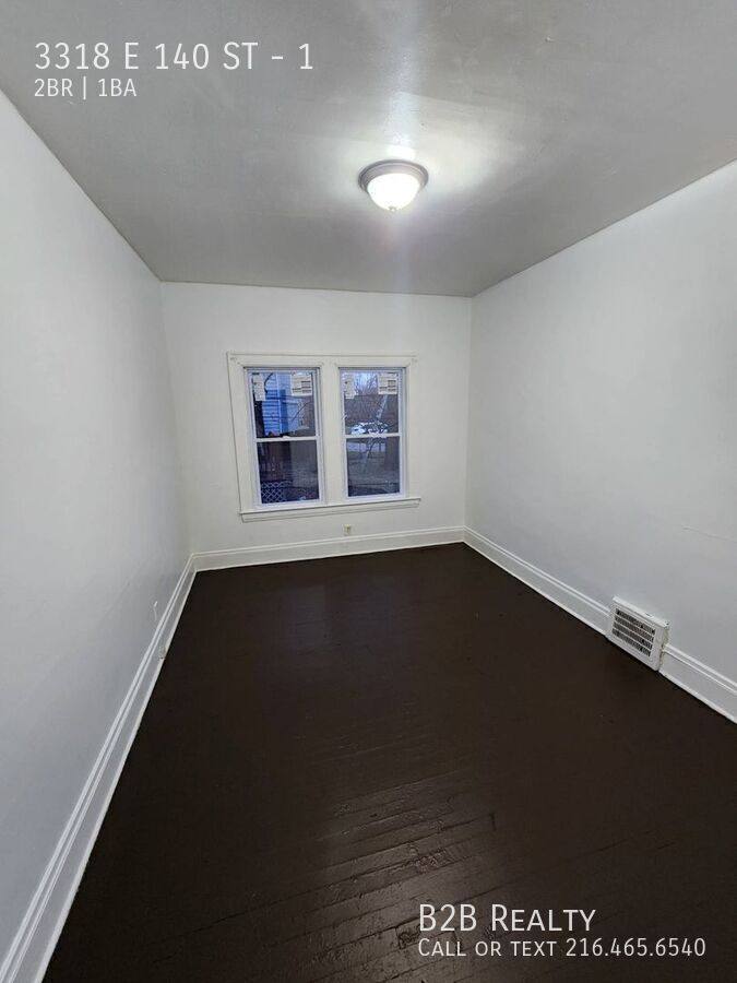 Apartment for rent at 3318 E 140 St #1, Cleveland, OH 44120