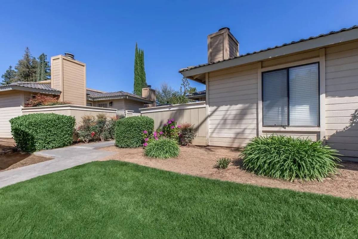 Apartment for rent at 3910 W Beechwood Ave, Fresno, CA 93711