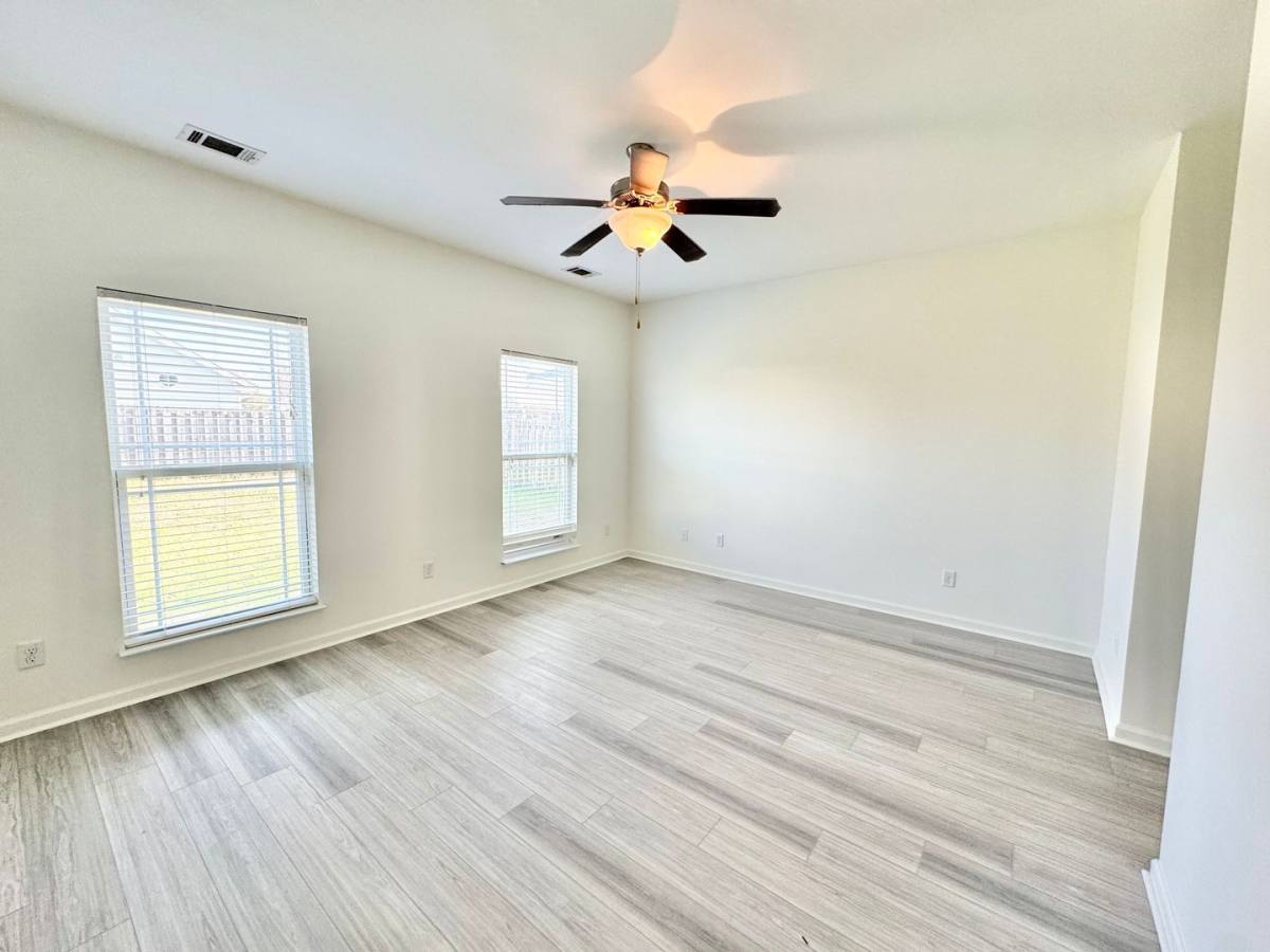 House for rent at 186 Savannah Lane, Richmond Hill, GA 31324