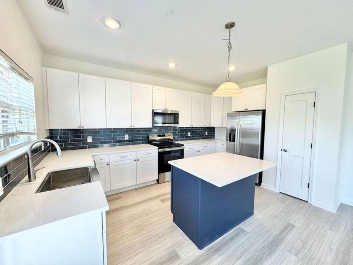 House for rent at 186 Savannah Lane, Richmond Hill, GA 31324