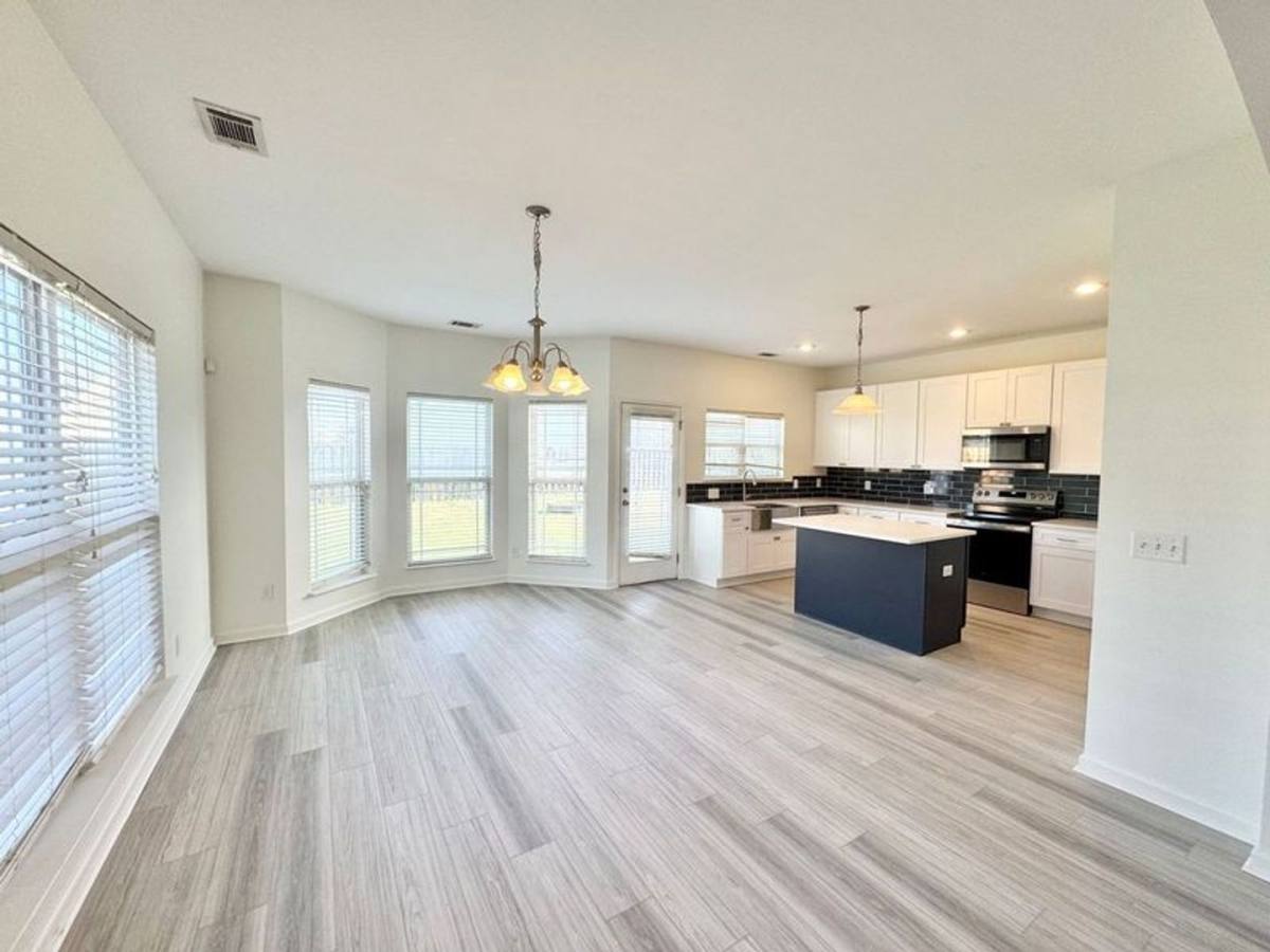 House for rent at 186 Savannah Lane, Richmond Hill, GA 31324