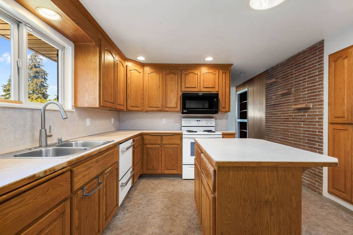 House for rent at 517 Pecks Dr, Everett, WA 98203