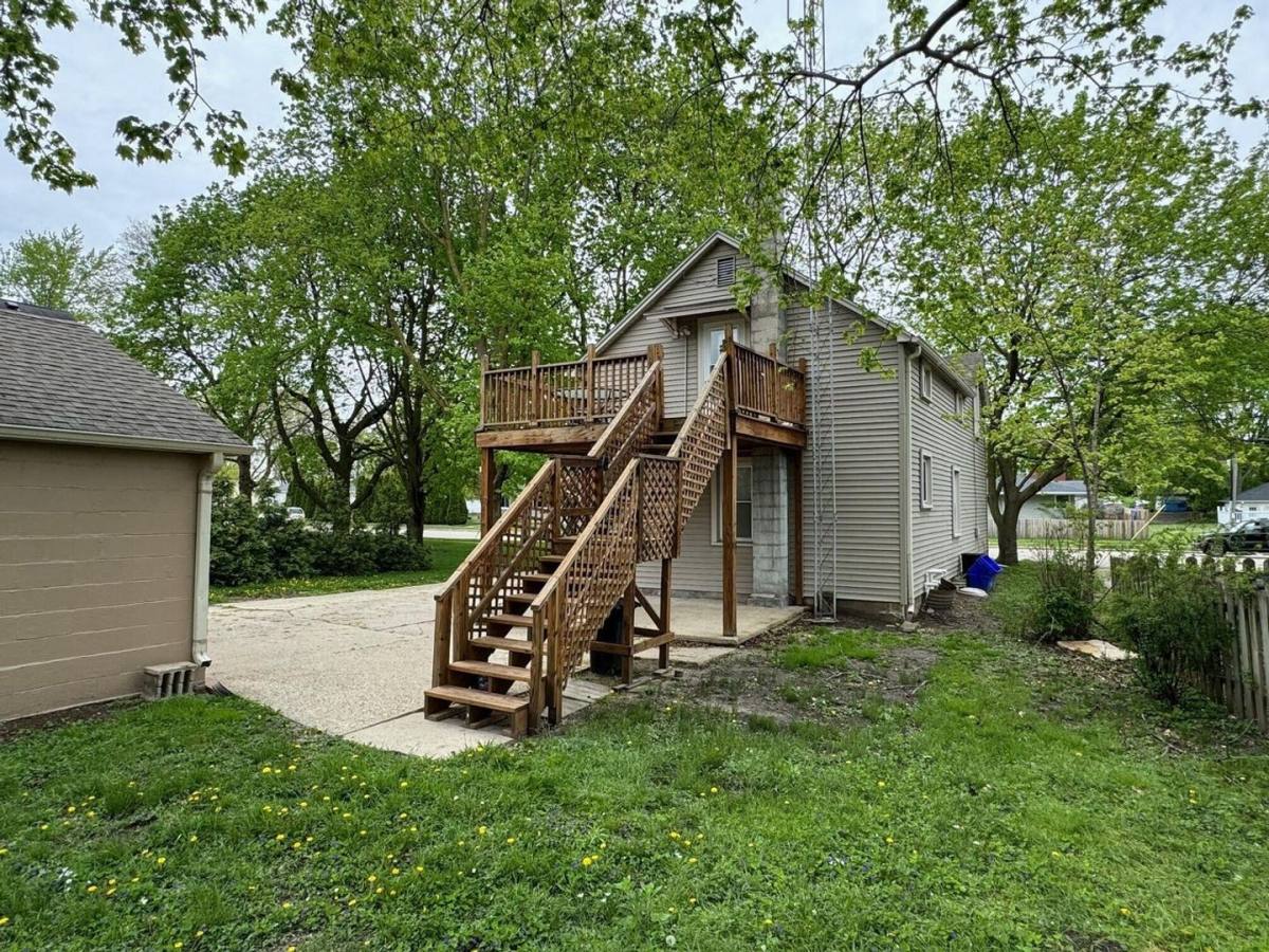 Apartment for rent at 490 & 492 McHenry St, Burlington, WI 53105