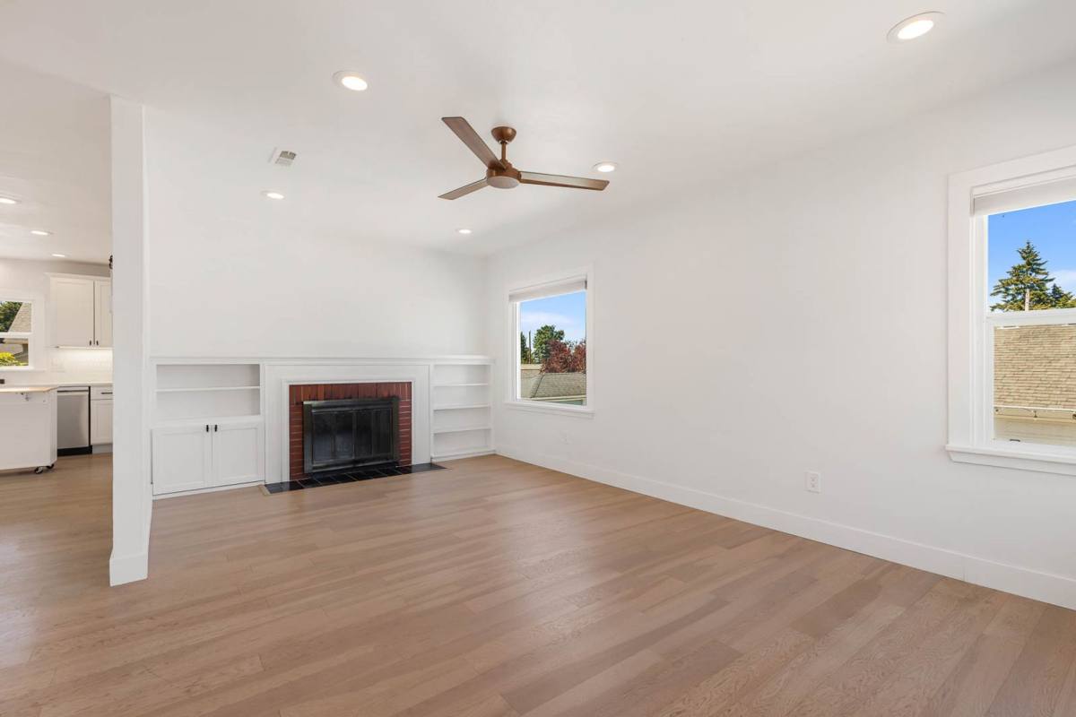 House for rent at 4143 SW Kenyon St, Seattle, WA 98136