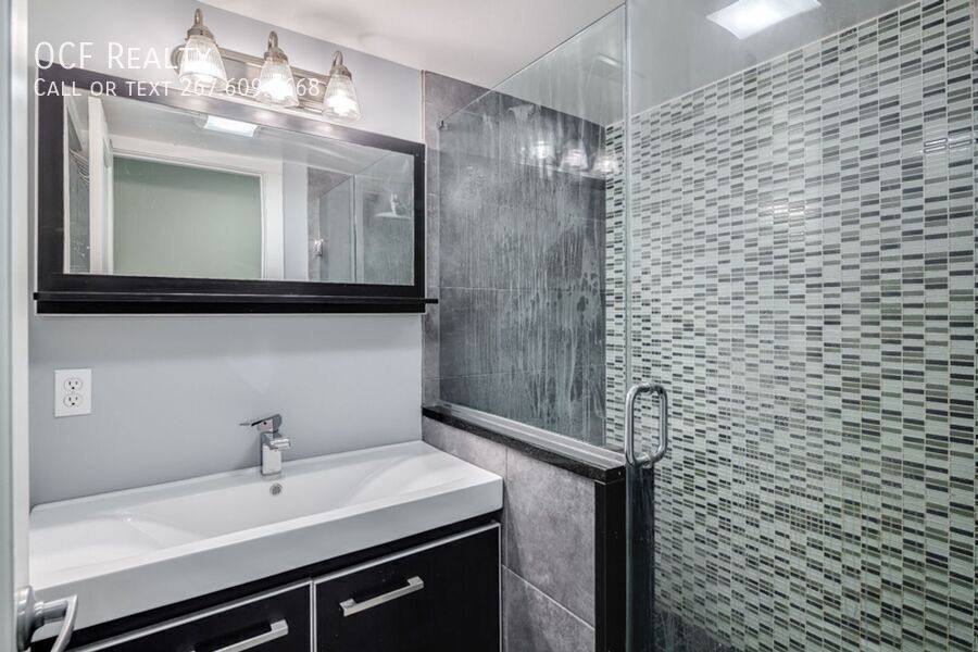 Apartment for rent at 2635 Catharine St #A, Philadelphia, PA 19146