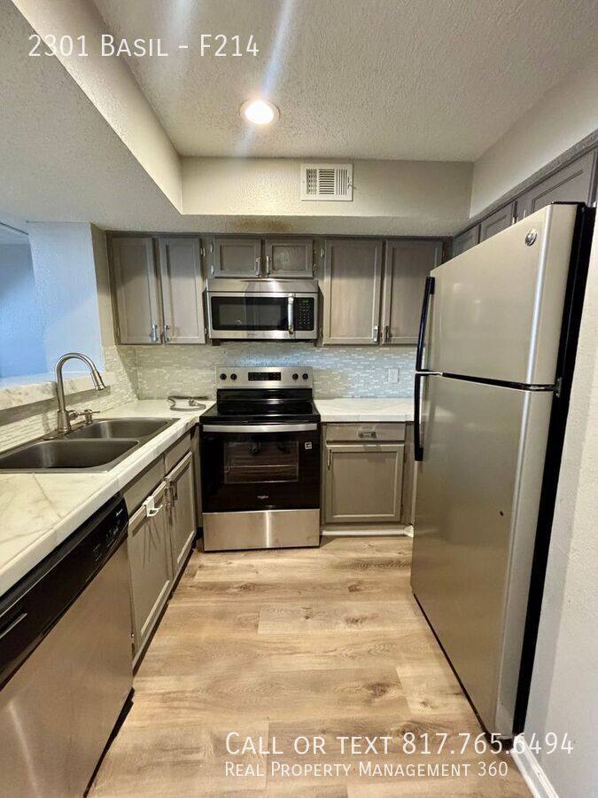 Condo for rent at 2301 Basil #F214, Arlington, TX 76006