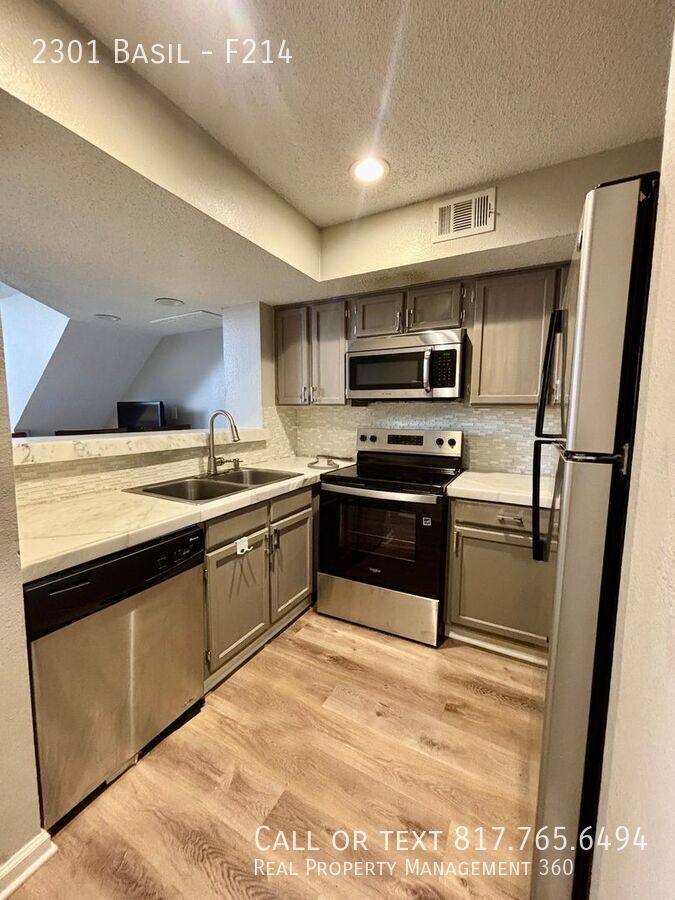 Condo for rent at 2301 Basil #F214, Arlington, TX 76006