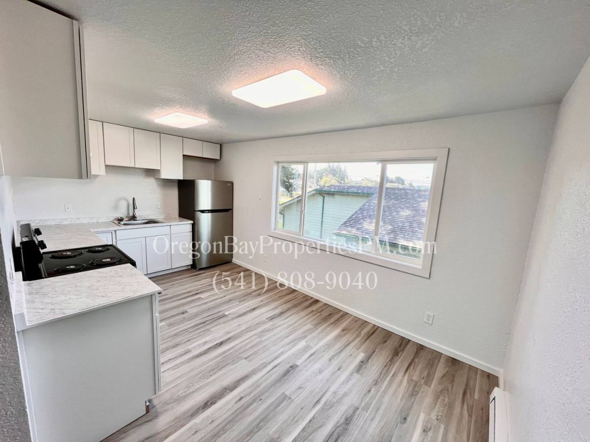 Apartment for rent at 235 N Wasson, Coos Bay, OR 97420