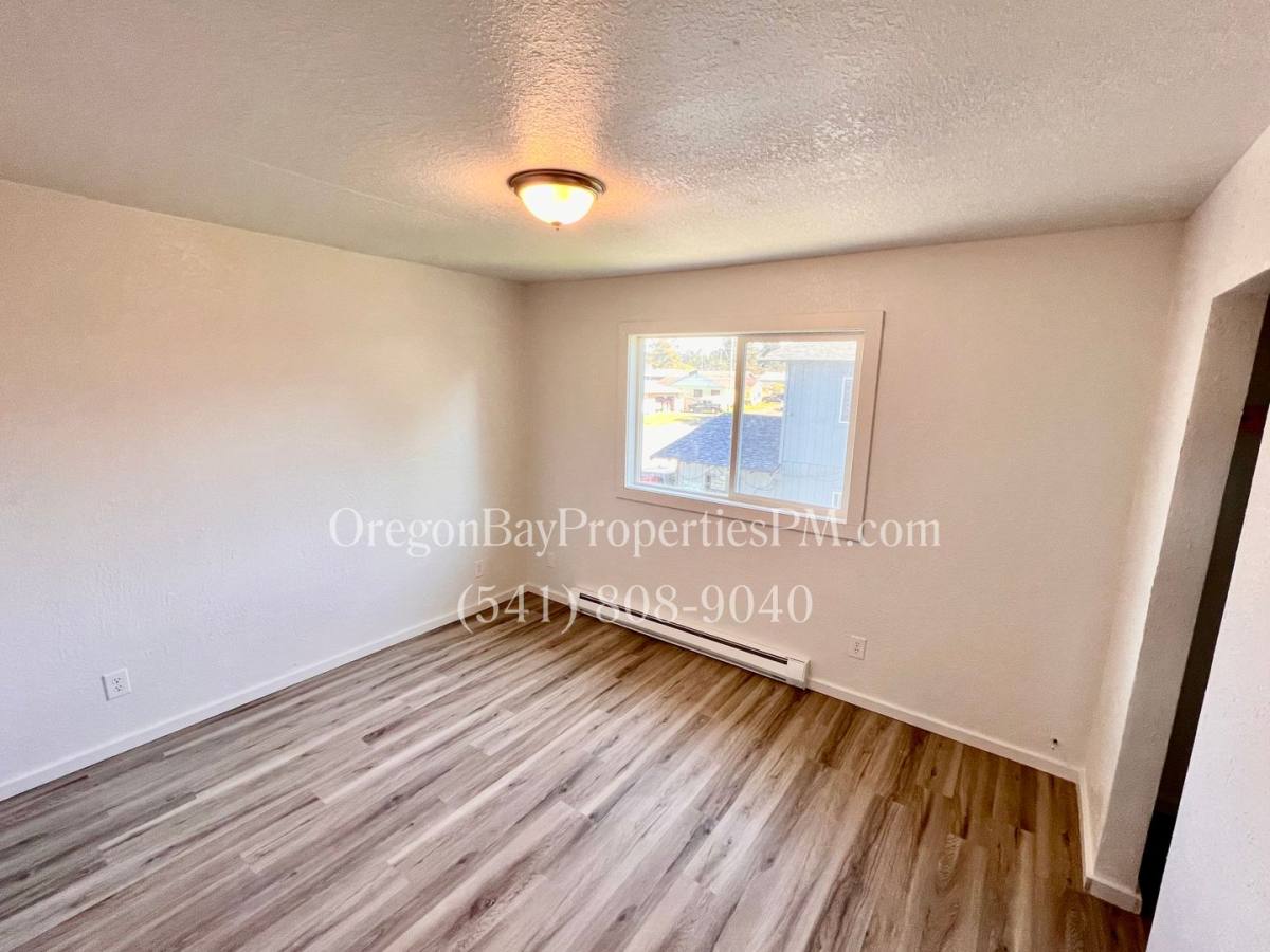 Apartment for rent at 235 N Wasson, Coos Bay, OR 97420