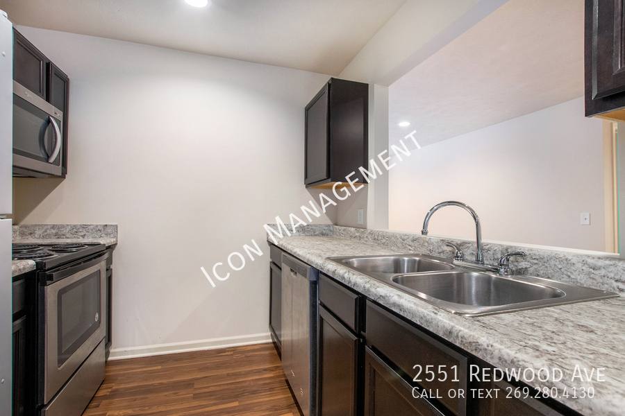 Apartment for rent at 2551 Redwood Ave, Kalamazoo, MI 49006