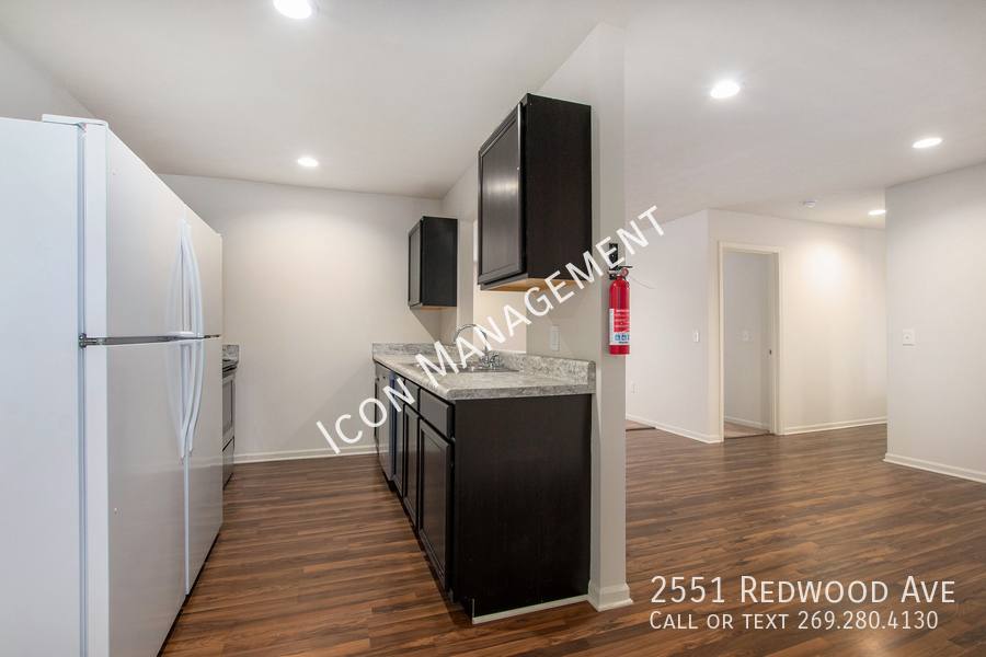 Apartment for rent at 2551 Redwood Ave, Kalamazoo, MI 49006