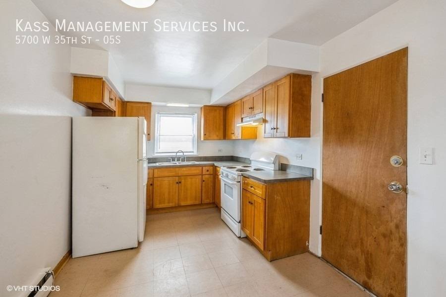 Apartment for rent at 5700 W 35th St #5S, Cicero, IL 60804