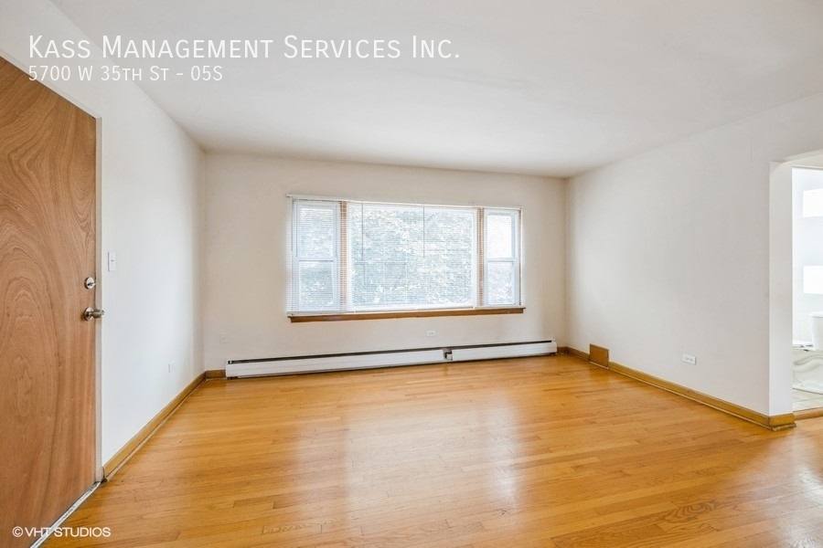 Apartment for rent at 5700 W 35th St #5S, Cicero, IL 60804