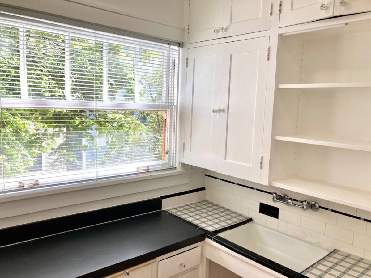 Apartment for rent at 2134 NW Flanders, Portland, OR 97210