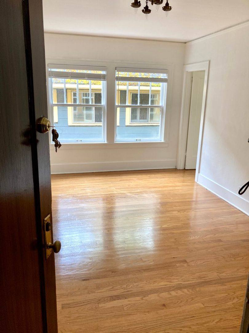 Apartment for rent at 2134 NW Flanders, Portland, OR 97210