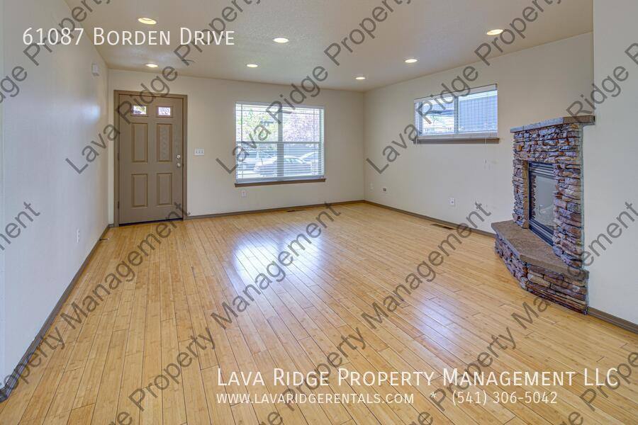 House for rent at 61087 Borden Dr, Bend, OR 97702