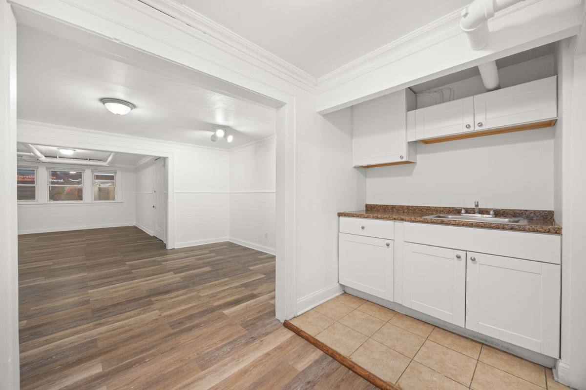 Apartment for rent at 1900 S 51st Ave 5111 W 19th St Bmt #BMT, Cicero, IL 60804
